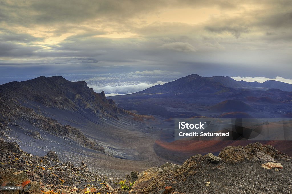 Colorato paesaggio vulcanico a Maui di Mt. Haleakala - Foto stock royalty-free di Ambientazione esterna