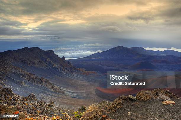 Colorato Paesaggio Vulcanico A Maui Di Mt Haleakala - Fotografie stock e altre immagini di Ambientazione esterna