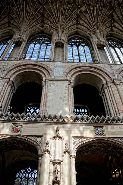 salto sobre o cavalo e arcos em norwich catedral - fan vaulting - fotografias e filmes do acervo