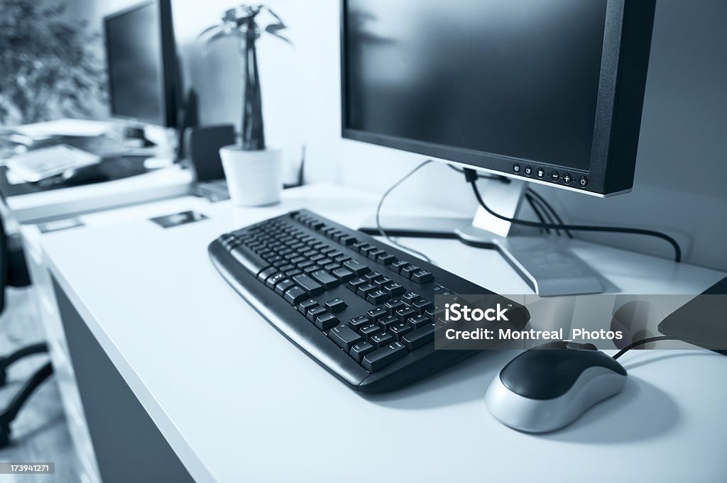 オフィススペース - コンピュータキーボードのロイヤリティフリーストックフォト