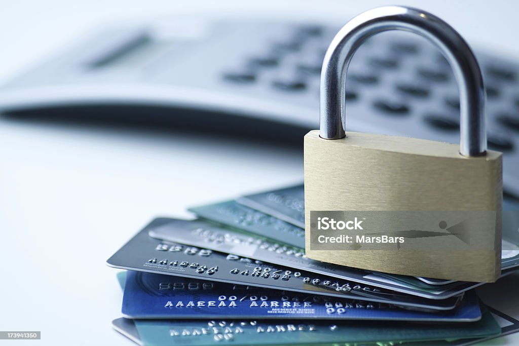 신용 카드 및 자물쇠 - 로열티 프리 신용 카드 스톡 사진