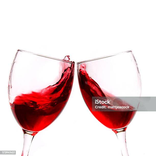 Cheers - Fotografie stock e altre immagini di Brindisi - Evento festivo - Brindisi - Evento festivo, Scontornabile, Vino rosso