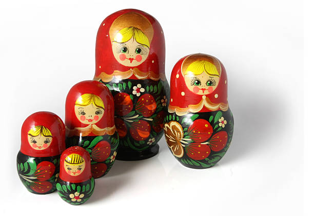 matryoshka (aislado en blanco - babushka russian nesting doll doll green fotografías e imágenes de stock