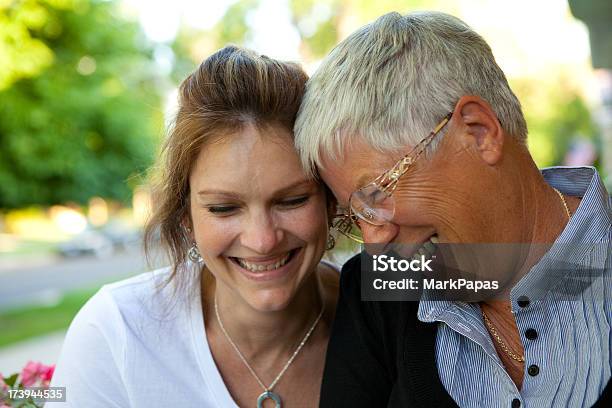 Lachen Sie Außerhalb Stockfoto und mehr Bilder von Aktiver Senior - Aktiver Senior, Alter Erwachsener, Alterungsprozess