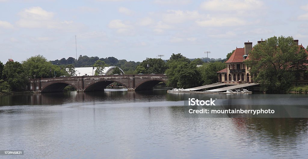 Boathouse y puente - Foto de stock de Cobertizo de barcas libre de derechos