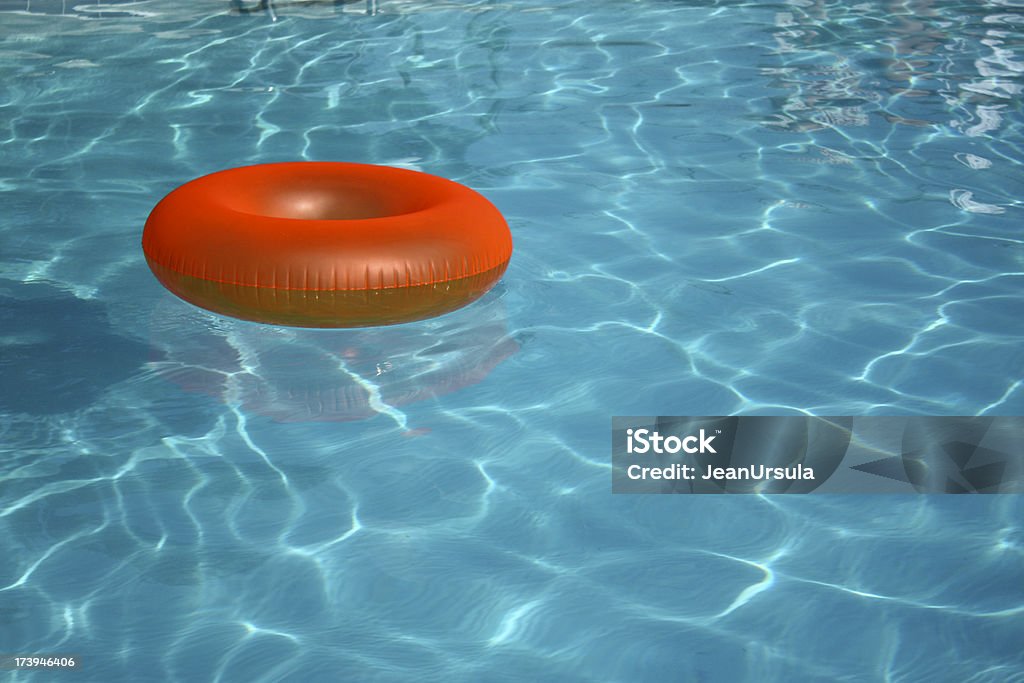 Floating in den pool - Lizenzfrei Auf dem Wasser treiben Stock-Foto