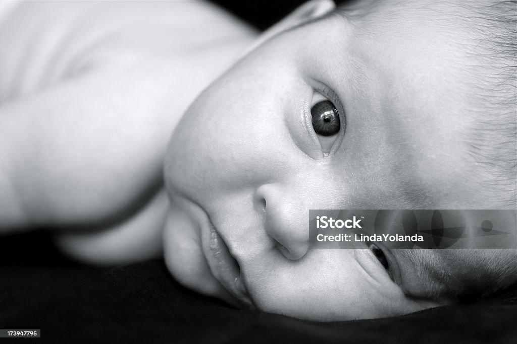 신생아를 진찰해야 - 로열티 프리 1개월 스톡 사진