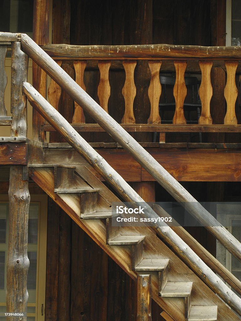 Лестница винтаж деревянные лестницы Западной город шаги - Стоковые фото 2000-2009 роялти-фри