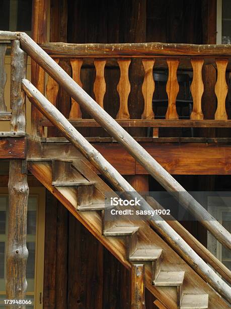Лестница Винтаж Деревянные Лестницы Западной Город Шаги — стоковые фотографии и другие картинки 2000-2009