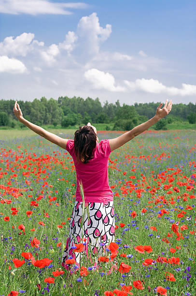 istock girl and flowers 173948631