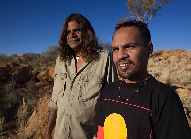 мужчины из числа коренных народов - австралийские аборигены стоковые фото и изображения