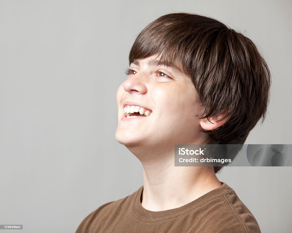 Laughing niño - Foto de stock de Vista de costado libre de derechos