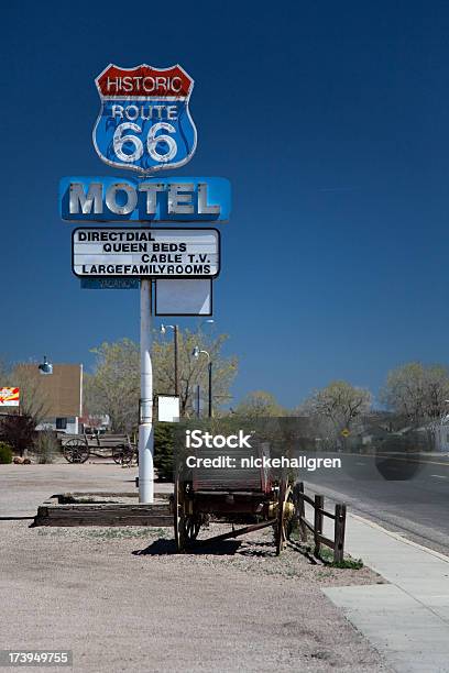 Foto de Sinal De Motel e mais fotos de stock de Motel - Motel, Rota 66, Cômodo de casa