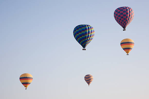 熱風風船ます。 - turkey hot air balloon cappadocia basket ストックフォトと画像