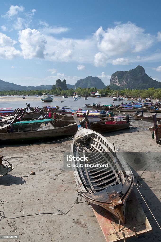 Barcos turísticos em Krabi, Tailândia - Стоковые фото Азия роялти-фри