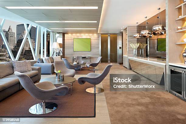 Executive Lounge - zdjęcia stockowe i więcej obrazów Biuro - Biuro, Sala posiedzeń, Nowoczesny