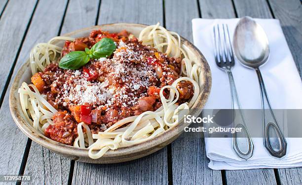 Photo libre de droit de Spaghetti À La Bolognaise banque d'images et plus d'images libres de droit de Cuillère - Cuillère, Sauce bolognaise, Aliment