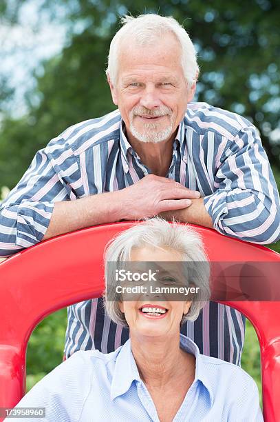 활동적임 선임 커플입니다 60-69세에 대한 스톡 사진 및 기타 이미지 - 60-69세, 남성, 남자