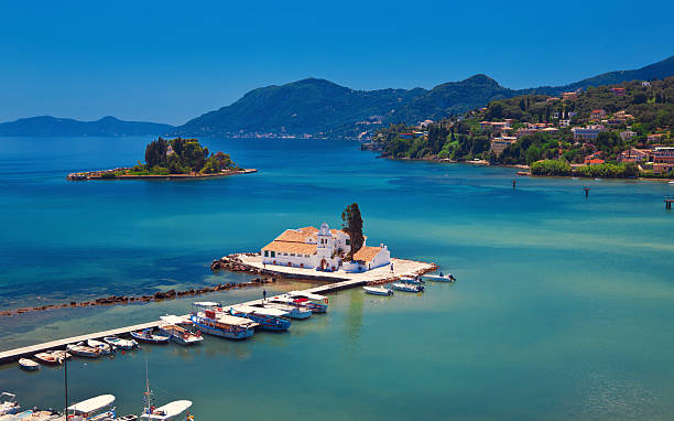 wyspa korfu pejzaże - corfu greece sea beach zdjęcia i obrazy z banku zdjęć