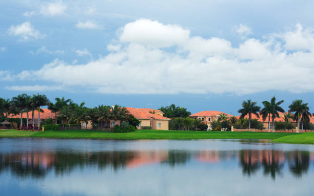 istock houses by the lake 174006798