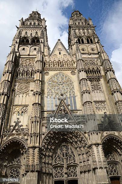 Catedral De Tridimensionales Foto de stock y más banco de imágenes de Catedral - Catedral, Cultura europea, Cultura francesa