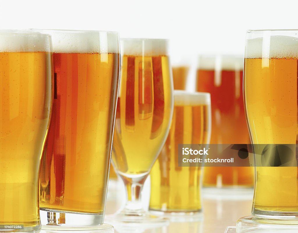 Grupo de cervezas - Foto de stock de Vaso de cerveza libre de derechos