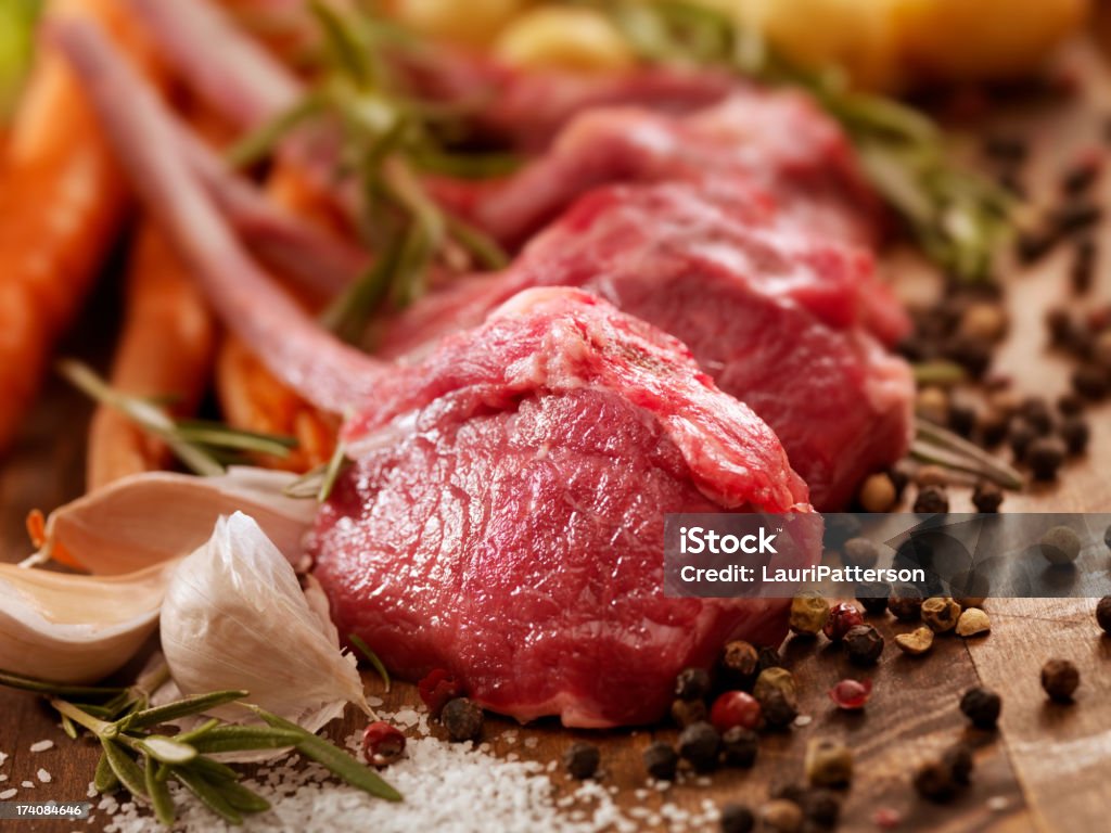 Raw côtelettes d'agneau - Photo de Agneau - Viande libre de droits