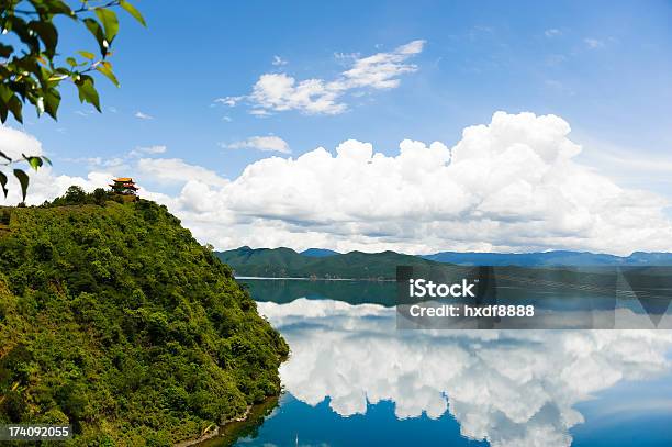 Templo De O Lago - Fotografias de stock e mais imagens de Ao Ar Livre - Ao Ar Livre, Arcaico, Arquitetura