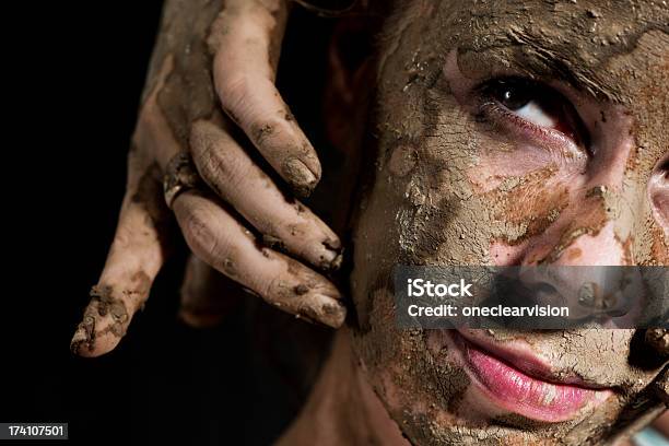 Lama De Cerâmica - Fotografias de stock e mais imagens de Fotografia de Estúdio - Fotografia de Estúdio, Olhar para a Câmara, Retrato