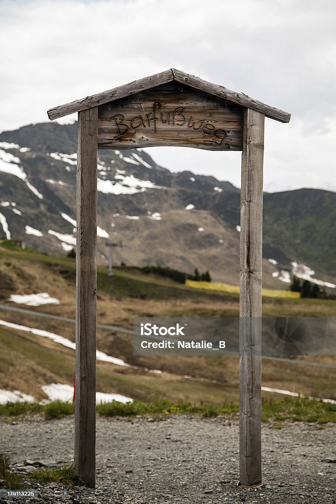 Entrada para caminhadas caminho - Foto de stock de Montanha Zugspitze royalty-free