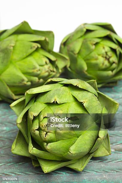 Foto de Alcachofras e mais fotos de stock de Alcachofra - Alcachofra, Alimentação Saudável, Caule