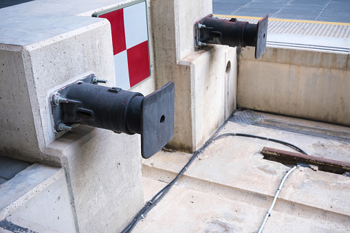 Railroad buffers or buffers to avoid collisions with the end of the track at a station.