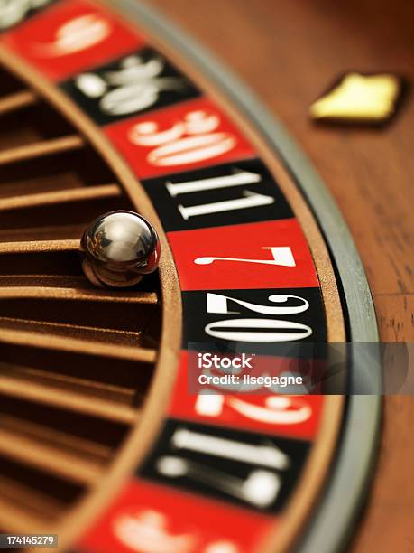 Closeup Della Ruota Della Roulette - Fotografie stock e altre immagini di Ruota della roulette - Ruota della roulette, Ambientazione interna, Assuefazione