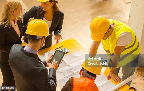 Construction Worker And Computer Stock Photo - Download Image Now - Hardhat, Meeting, Engineer