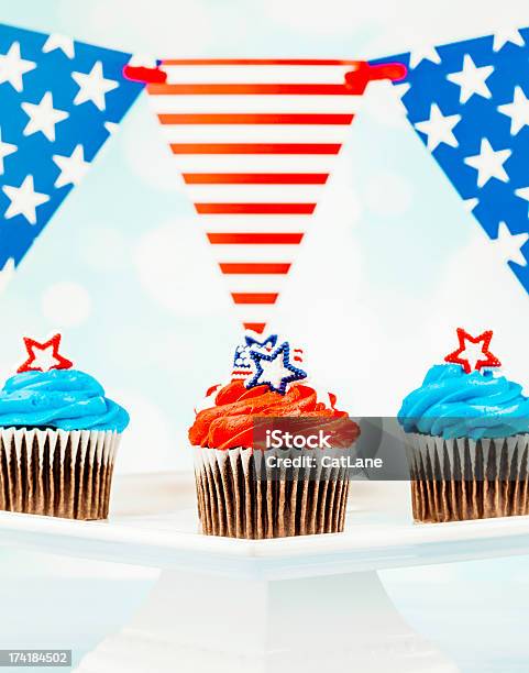 Patriótica Cupcakes - Fotografias de stock e mais imagens de 4 de Julho - 4 de Julho, Aniversário, Bandeira