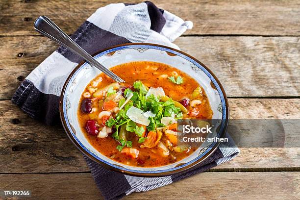 이탈리어어 마인스트론 파스타 수프 미네스트로네 수프에 대한 스톡 사진 및 기타 이미지 - 미네스트로네 수프, 야채수프, 콩-콩과