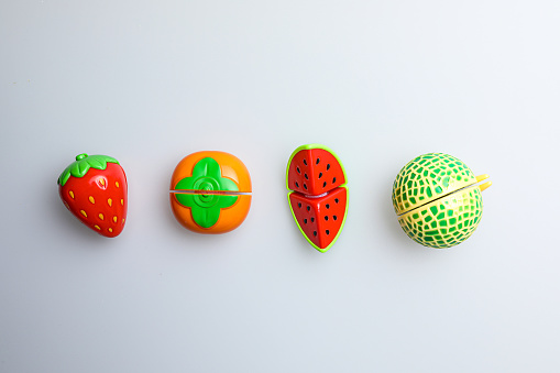 It's a vegetable toy, a fruit for children's education. Children can see and touch toys and help improve their creativity.