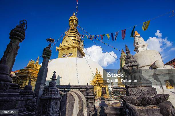 Swayambhunath Монастырь В Непале — стоковые фотографии и другие картинки Архитектура - Архитектура, Без людей, Буддизм