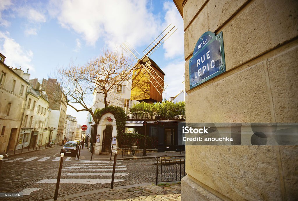 Rue Lepic, Montmartre em Paris - Foto de stock de Paris royalty-free