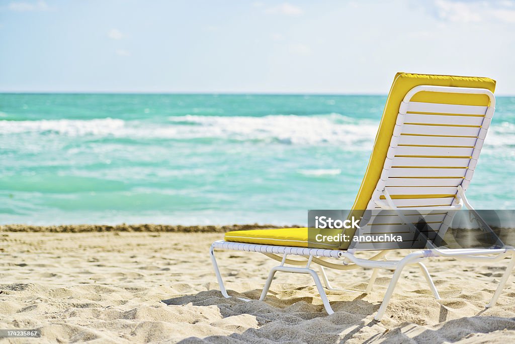 Leere Liegestuhl am Strand - Lizenzfrei Blau Stock-Foto