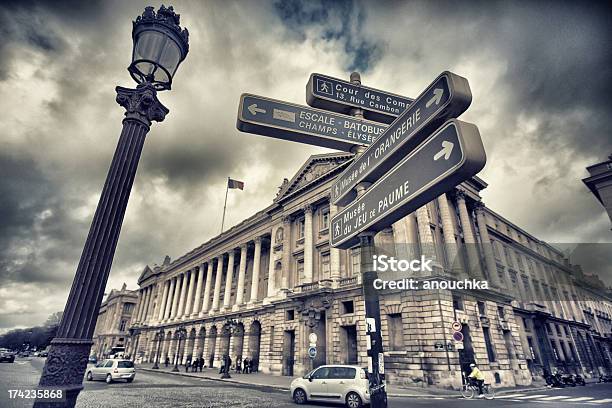 Foto de Paris Instruções Placas e mais fotos de stock de Arranjar - Arranjar, Capitais internacionais, Carro