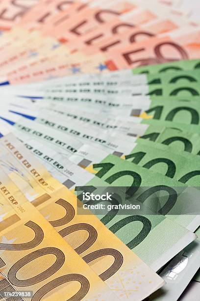 Billetes De Euro Foto de stock y más banco de imágenes de Ahorros - Ahorros, Billete de banco, Dinero