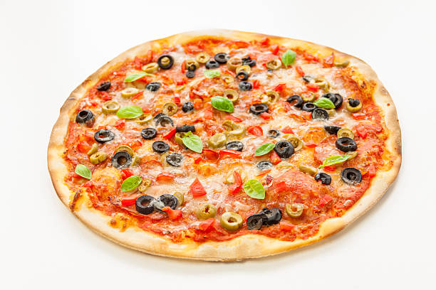 pizza - pepperoni pizza green olive italian cuisine tomato sauce imagens e fotografias de stock