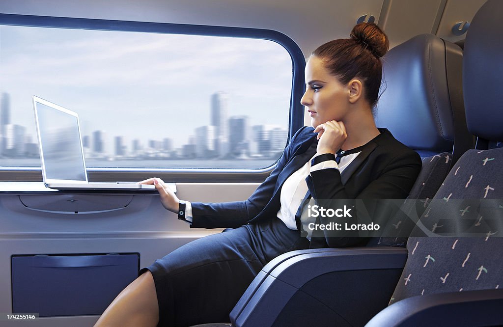 business-Frau, die Arbeiten im Zug - Lizenzfrei Arbeiten Stock-Foto