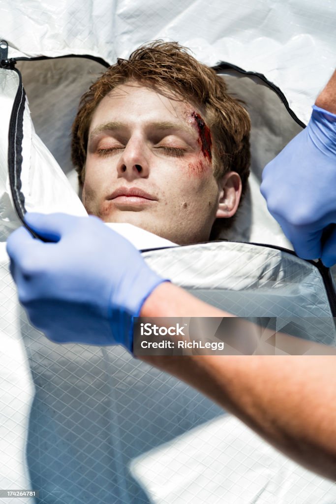 Opfer in einem Body Bag - Lizenzfrei Europäischer Abstammung Stock-Foto