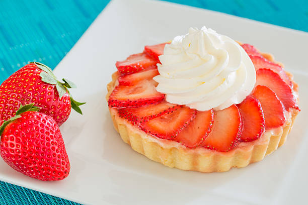 istock Strawberry Cream Tart 174272193