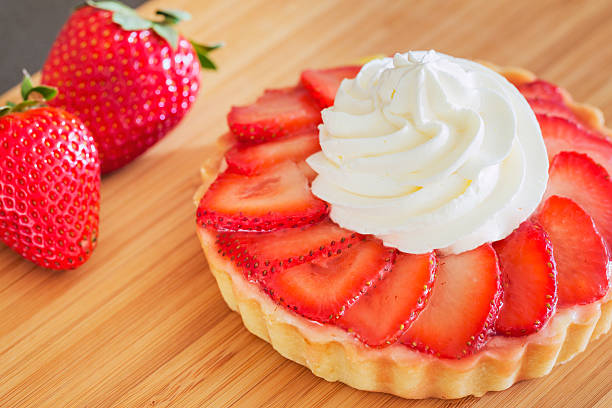 istock Strawberry Cream Tart 174272312