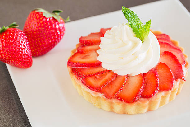 istock Strawberry Cream Tart 174273582