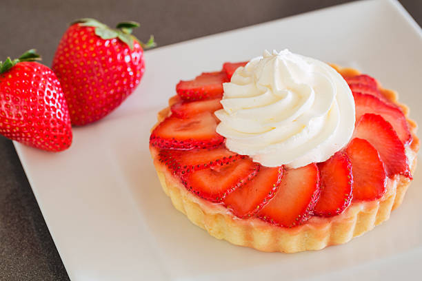 istock Strawberry Cream Tart 174273585