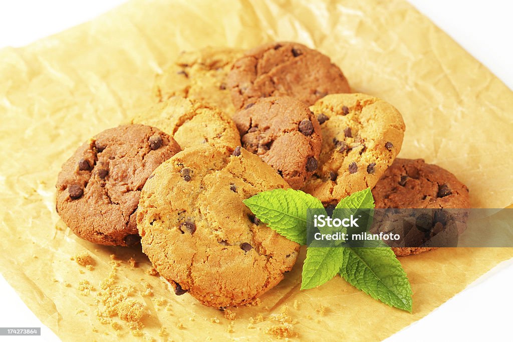 Galletas con pedacitos de chocolate - Foto de stock de Al horno libre de derechos